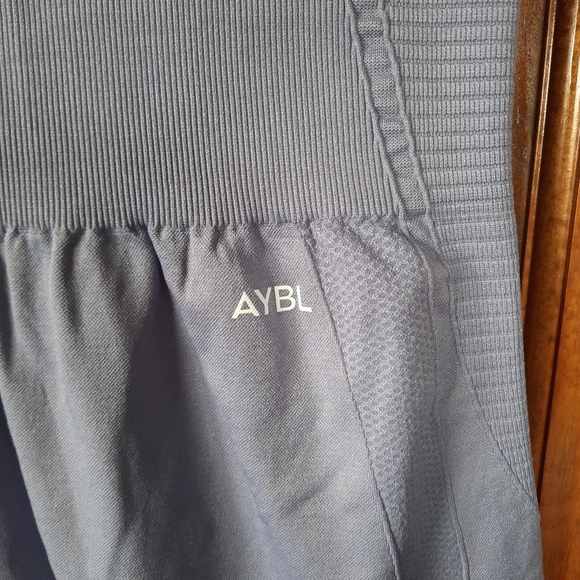 AYBL Dusty Blue Compression Activewear Workout Cropped Leggings Size Large - Picture 5 of 11